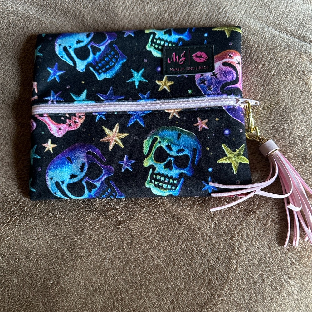 Makeup junkie skull